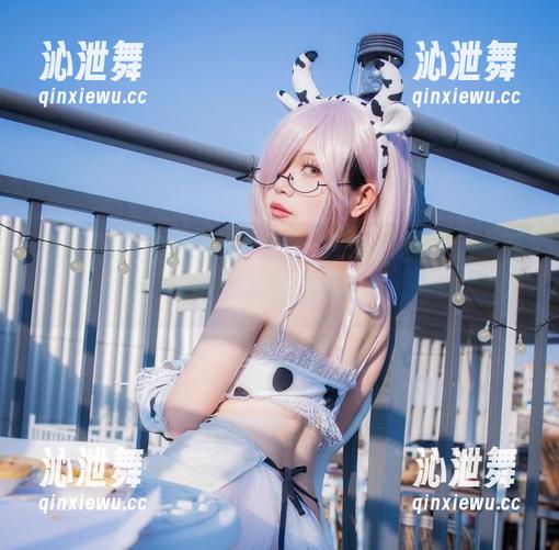 末夜787 私房写真里的末夜787:白色泳装的另一面,你看到了吗?