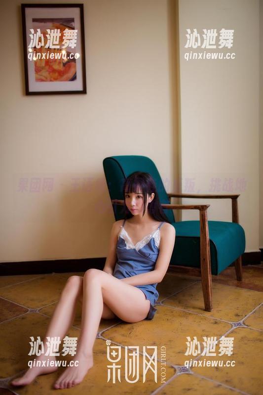 果团网-王语纯 果团网 - 王语纯:高跟鞋的反叛,挑战地心引力的勇者