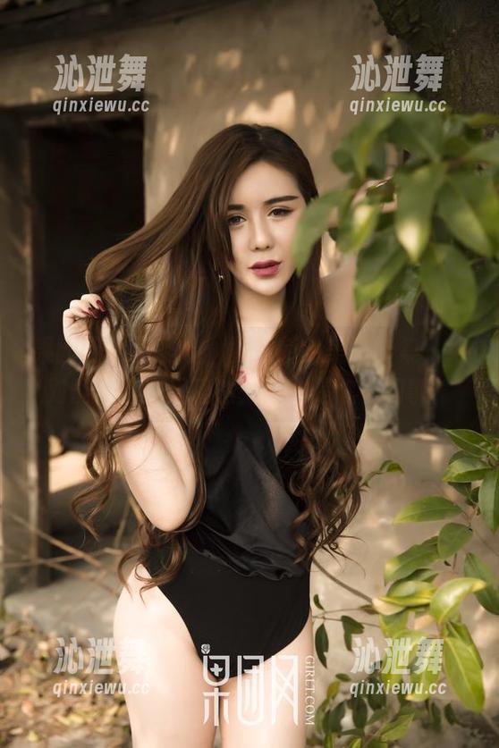 果团网 - 万圣节，黄歆苑的美图合集，绝对能让你心里嘀咕：这…是怎么回事？