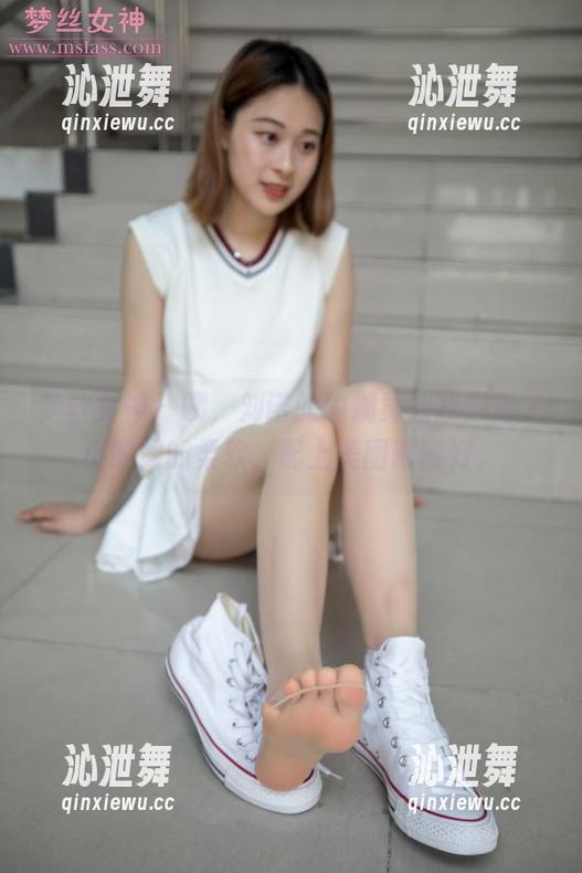 梦丝女神-刘诺 梦丝女神 - 咦,刘诺的瑜伽竟让我想起了小时候的柔软,配上美图刚刚好。