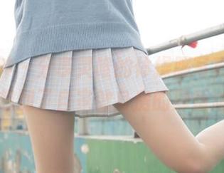 梦丝女神 - 分享灵唯的体操服写真，这姿态让我想到了自家健身房的厚重尴尬……