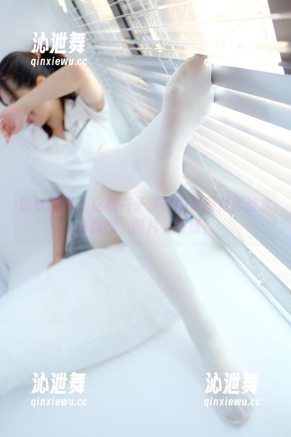 森萝财团-卉子 森萝财团 - 这次卉子带来的更新是黑丝女仆踩物,图片太带感!