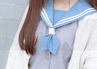 森萝财团 - 在线一秒看小满的礼服，高清得像在隔着千里也能闻到花香。