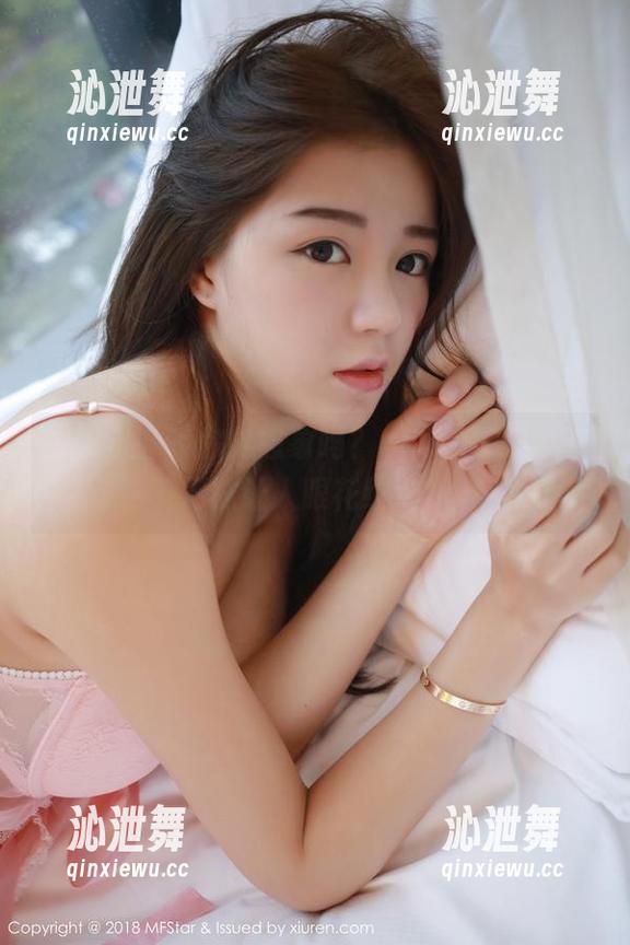 模范学院 - 你能想象吗？youOvOyou的网袜让人眼花缭乱！