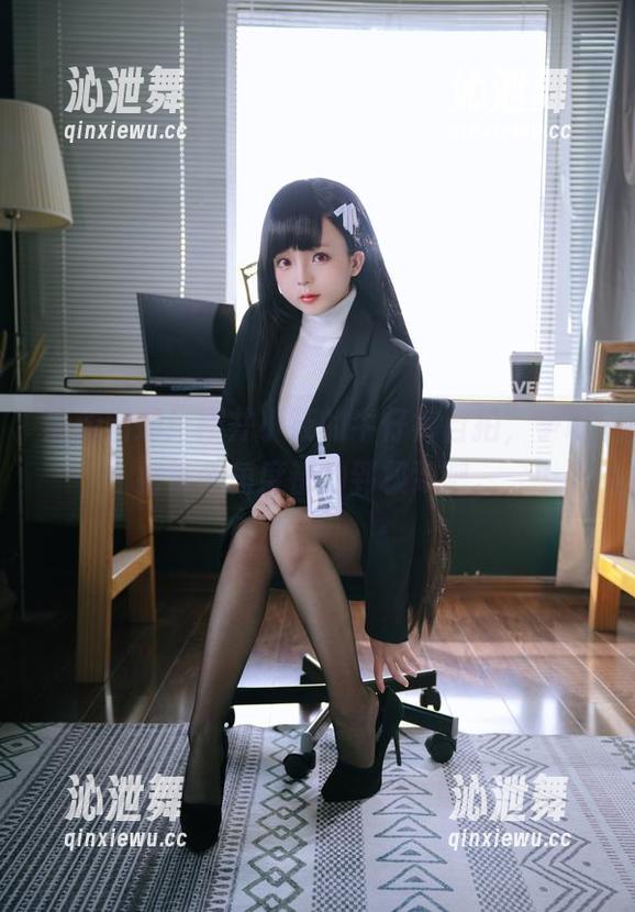 最新图册！樱井小莜的牛仔裤自拍，争取把每个角度都拍到极致吧。