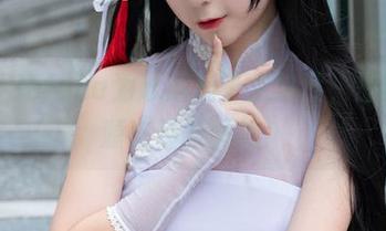 樱落Selena为泳池加了点热度，原图资源来最新鲜的！