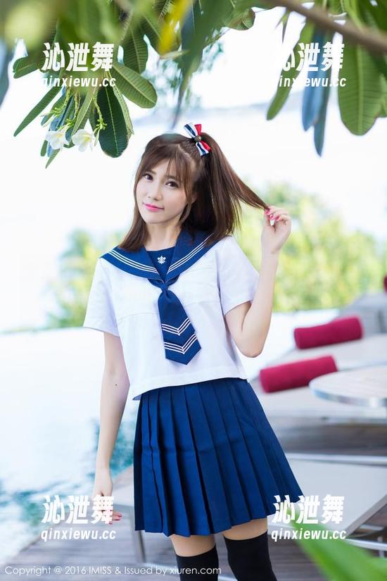 爱蜜社 - 贪婪捕捉JK时光，格格污巫的福利写真别具一格！