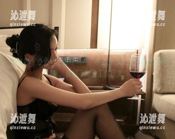 牛奶里的果汁 微密圈 - 办公室也疯狂——“牛奶里的果汁”高清原图揭晓,你想不到的工作日常!