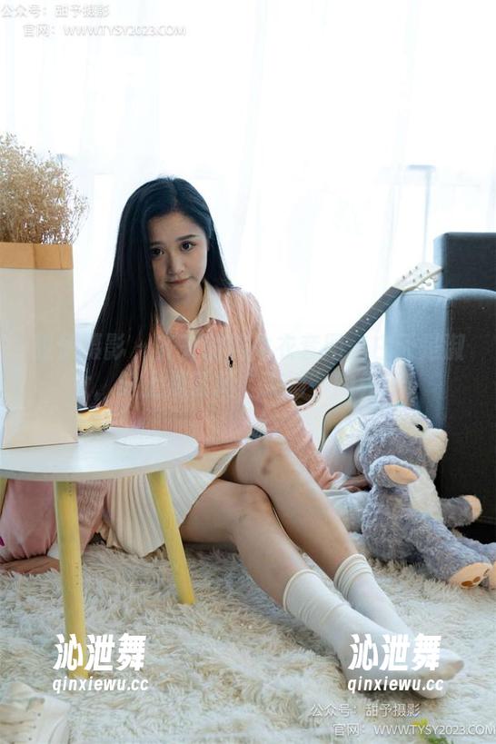 甜予摄影-齐齐 甜予摄影 - 齐齐的连体衣套图:白天是淑女,晚上是弘扬“束缚”的先锋!