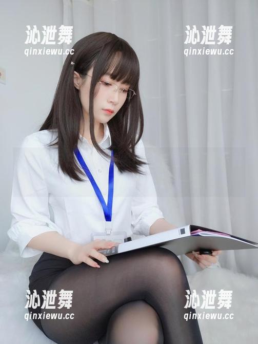 无圣光与白银81的黑山魅魔图包，揭示什么是炽热又成熟女性的一面