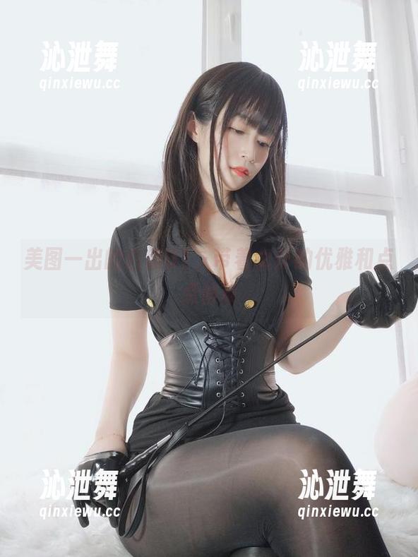 白银81 美图一出的白银81,带着女仆的优雅和点点俏皮