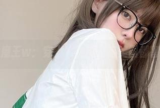 眼酱大魔王w：穿上水手服，连美图都害羞了！