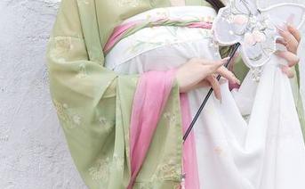 秀人网 - 借点儿光！久久Aimee展示的裤里丝高清原图里藏着华丽背影！