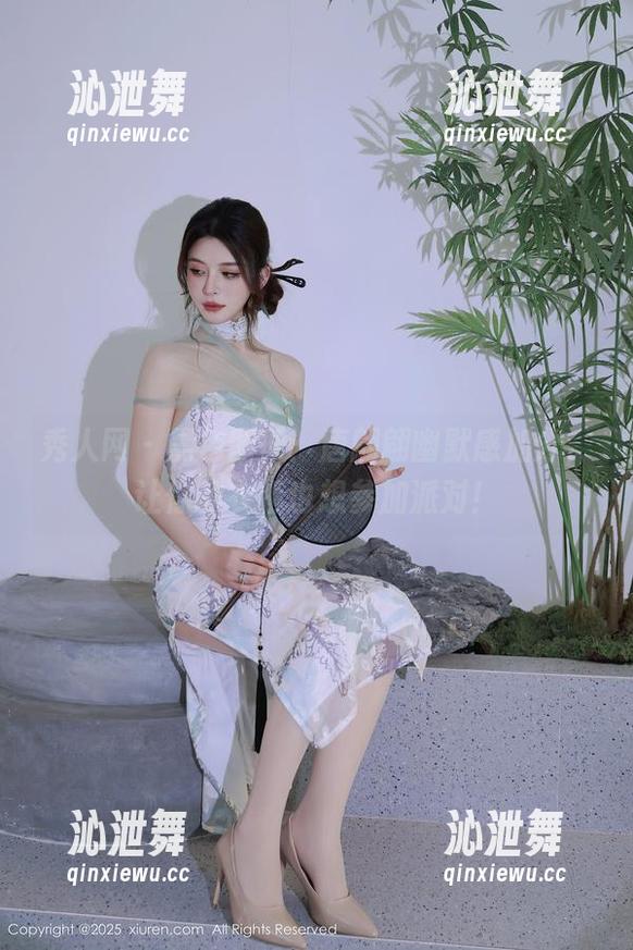 秀人网 - 黑色图册：唐翩翩幽默感加分，让你的衣柜也想参加派对！