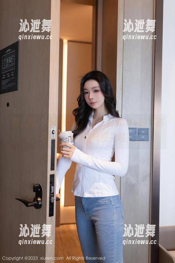 秀人网 - 最新套图，夏诗雯Sally的“秘密”值不值得慢慢品呢？