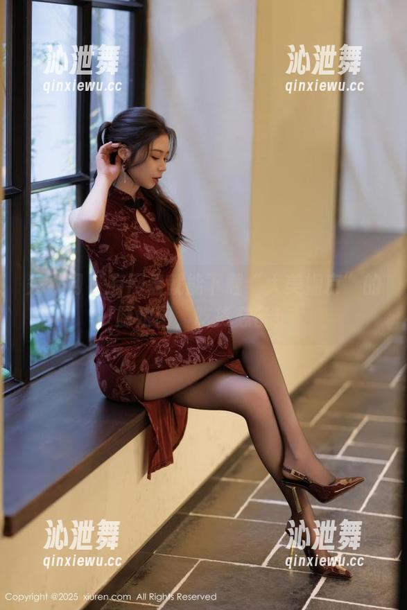 秀人网 - 有网盘就能下载“大美媚京”的厨娘图，吃货必备！