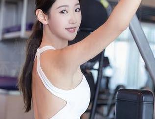 秀人网 - 娜露selena的学妹，精选图片中藏着不为人知的小心思—你发现了吗？