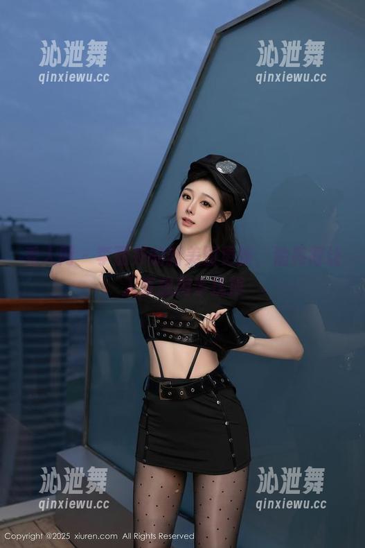 秀人网 - 李丽莎的新美图更新，油亮得让人直想用手抚摸