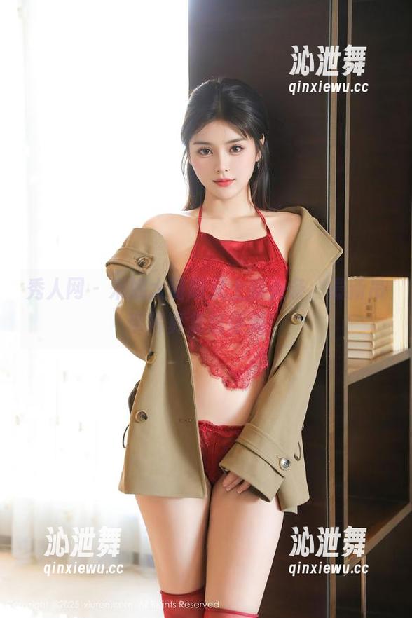 秀人网 - 米妮大萌萌又上新头条，最新吊带写真集随便滴！
