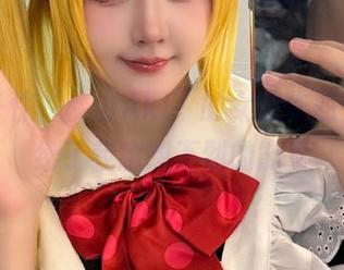 这样一件“秋山AkI”的女友作品，似乎给了我意想不到的能量