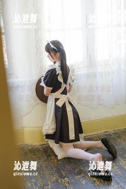 稚乖画册 - 赤西夜夜的私拍作品大评比：晴空-03搭配那白丝，咋都能看。