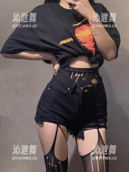 微密圈 - 有点意思，粉色的猪陈佩奇在线上展示的油亮作品让人捉摸不透。