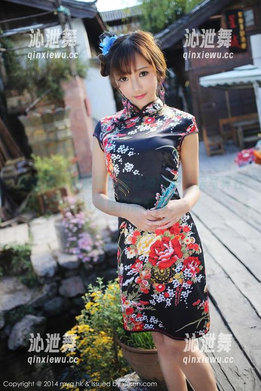 美媛馆-潘娇娇 美媛馆 - 别眨眼,潘娇娇的新私房写真在泳池里悄然翻滚。