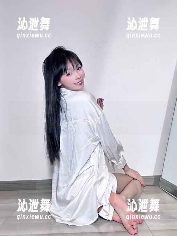 微密圈 - 聂傲娇的JK作品，每个细节都在撩动我某种莫名的神经。