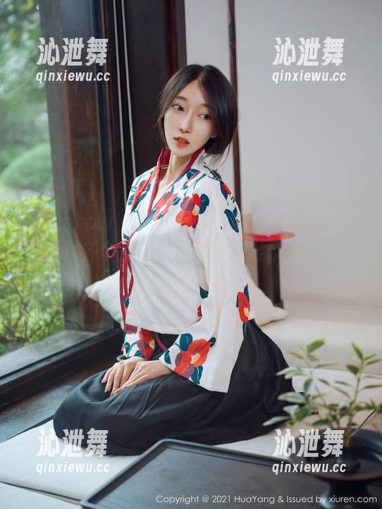 花漾show-周大萌 花漾show - 周大萌最近放出女神新系列,图片各个都像是从画中走出来的一样,真不愧是她!