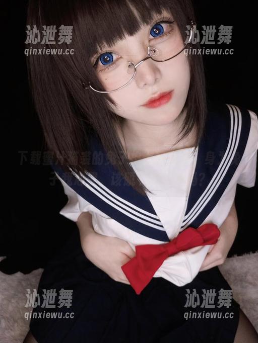 下载蜜汁猫裘的兔子护士写真集，身为兔子我心累，该脱下护士服吗？