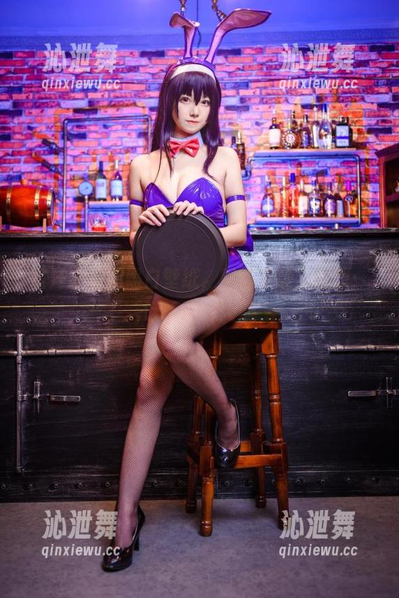 蜜汁猫裘的黑白壁纸，真的是让人暗想：哇，你好大胆