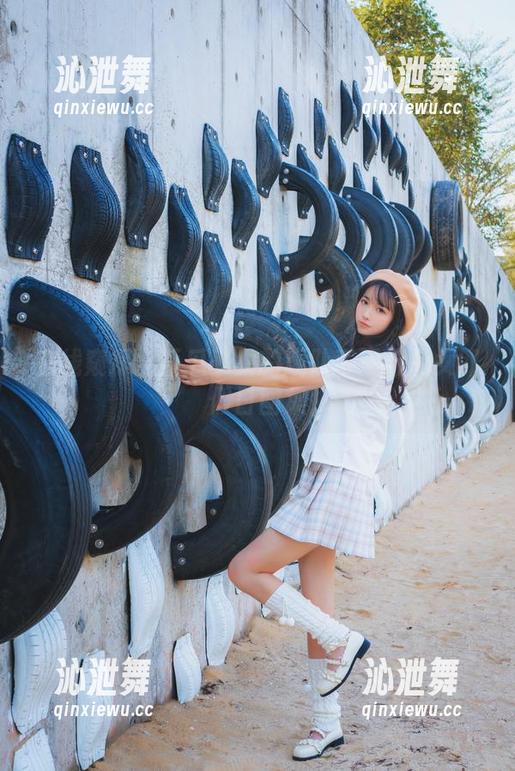 在线窥探：西瓜少女的舰队奇遇与兔女郎假日图集