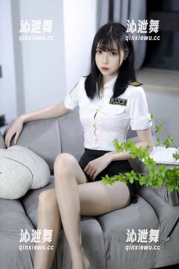 许岚LAN穿毛衣时的合集：风格像是温柔的飓风
