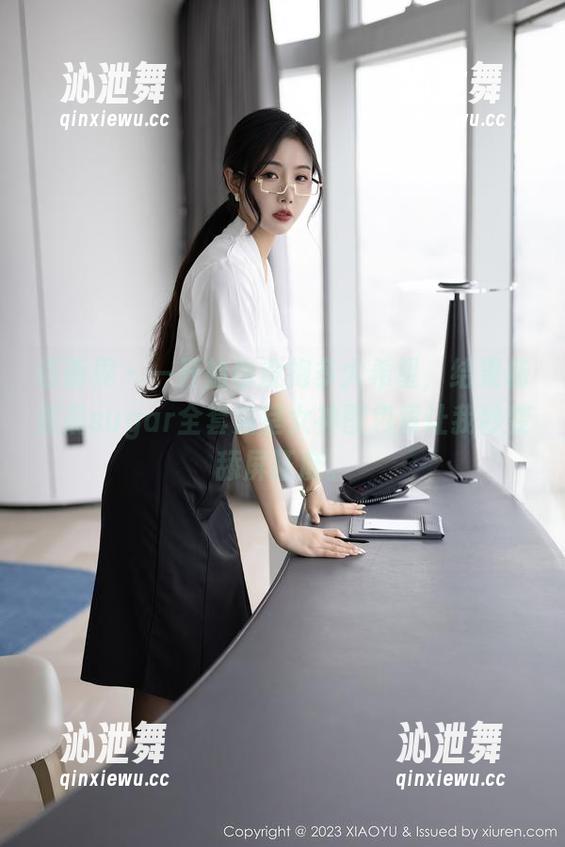 语画界 - 一开始也没抱多大希望，结果杨晨晨sugar全套浴室女神图包竟让我秒变舔屏狂魔。