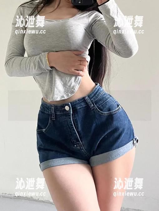 微密圈 - 这是陈佩奇的比基尼，《美图时刻》小编也想试试