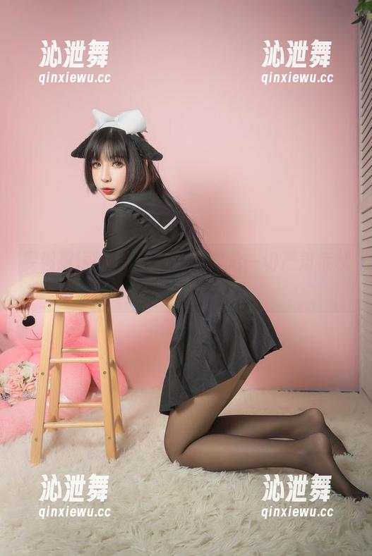 雯粥粥i可爱写真，轻松救治一切严肃症状！