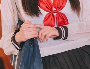 霜月shimo的睡衣套图更新，果然是低调奢华？