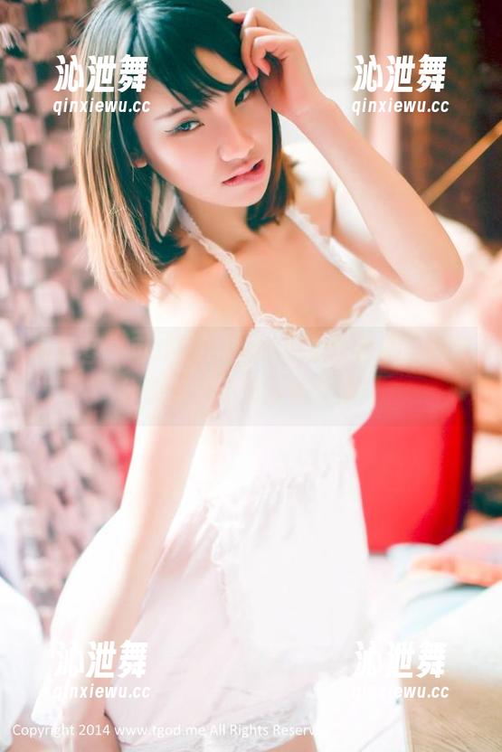 青豆客 - 可乐Vicky的兔女郎套图，与其分享美，不如分享欢乐！